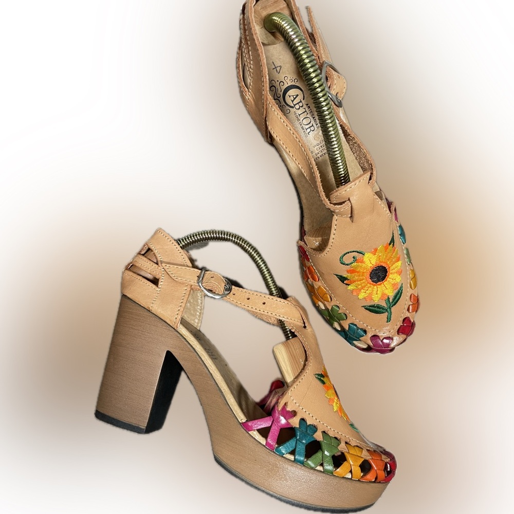Artesian Cabtor Hechio En Mexico leather strap heels